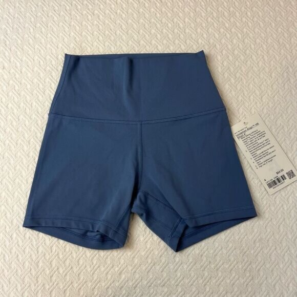 NWT Lululemon Align Short HR 4" Size 4 Pastel Blue Bike Yoga shorts Athleisure - Picture 2 of 7